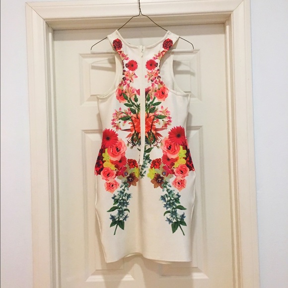 🎉🎉HOST PICK🎉🎉 FLORAL F21 BODYCON DRESS - Picture 2 of 2